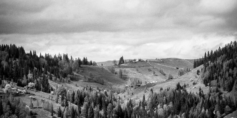 品牌设计65：孟菲斯风格如何重塑视觉识别系统与平面设计