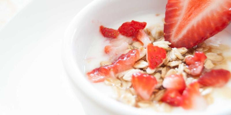 孟菲斯风格与企业VI设计的融合：科技公司如何通过设计语言平衡创新与可信赖感