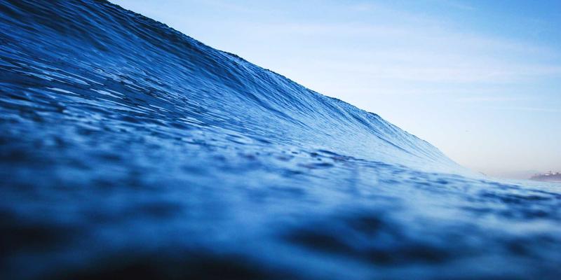 敏捷品牌设计：初创企业如何用孟菲斯风格快速迭代视觉系统